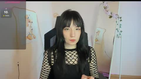 Snapshot of aliceeinwonderlanddd chatting on May 13, 2:31 am Alice online show from May 13, 2:31 am