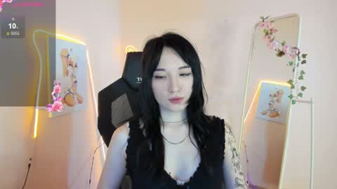 Snapshot of aliceeinwonderlanddd chatting on May 16, 2:19 am Alice online show from May 16, 2:19 am