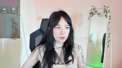 Snapshot of aliceeinwonderlanddd chatting on May 26, 2:18 am Alice online show from May 26, 2:18 am