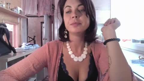 Snapshot of alicehoney_ chatting on May 15, 12:01 pm alicehoney_ online show from May 15, 12:01 pm