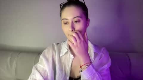 Snapshot of aliceinlustland chatting on March 3, 6:58 pm aliceinlustland online show from March 3, 6:58 pm