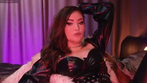 Snapshot of alicejameson chatting on May 26, 9:44 pm alicejameson online show from May 26, 9:44 pm