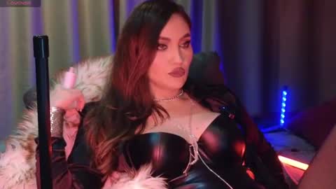 Snapshot of alicejameson chatting on June 19, 10:13 pm alicejameson online show from June 19, 10:13 pm