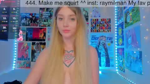 Snapshot of alicemilman chatting on December 27, 2:43 pm Alice  online show from December 27, 2:43 pm