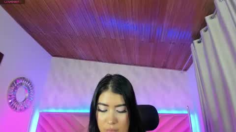 Snapshot of alices_kingsley chatting on June 7, 10:02 pm Alice online show from June 7, 10:02 pm