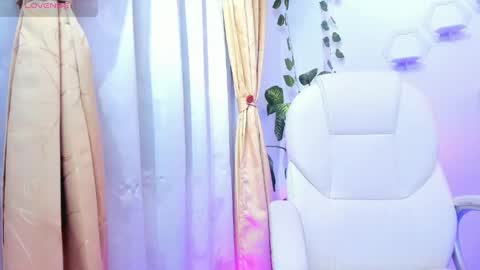Snapshot of alicesky1_ chatting on May 2, 3:33 am Alice online show from May 2, 3:33 am