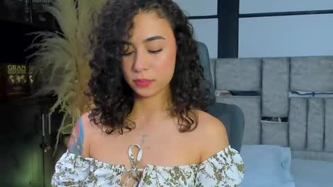 Snapshot of alicestevens_ chatting on April 18, 4:00 pm Alicestevens online show from April 18, 4:00 pm