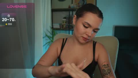 Snapshot of alicesweetlove chatting on December 7, 11:34 pm Alice online show from December 7, 11:34 pm