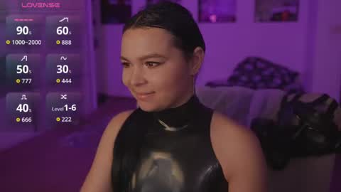 Snapshot of alicesweetlove chatting on June 13, 2:20 am Alice online show from June 13, 2:20 am