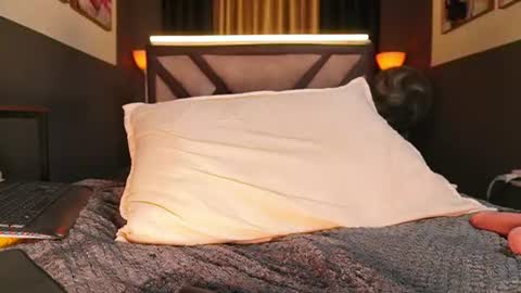 Snapshot of alicetaylor_1 chatting on July 2, 3:23 am alicetaylor_1 online show from July 2, 3:23 am