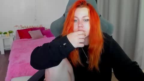 Snapshot of alicewinchesterr chatting on October 14, 4:30 pm Alice online show from October 14, 4:30 pm