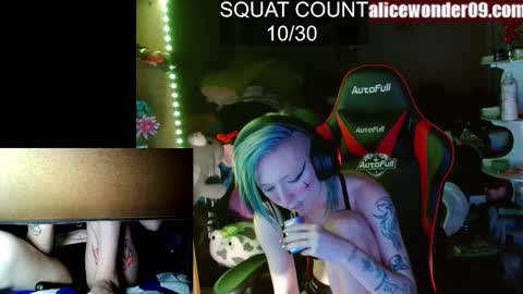 Snapshot of alicewonder52 chatting on February 16, 5:26 am Alice online show from February 16, 5:26 am