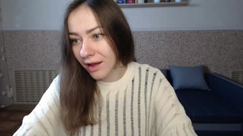 Snapshot of alicewonderful22 chatting on December 3, 7:10 am Alice online show from December 3, 7:10 am