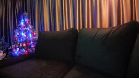 Snapshot of alicexsquirt chatting on December 22, 7:33 am Alice online show from December 22, 7:33 am