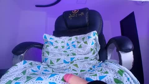 Alicia Kyse  online show from April 8, 1:16 am