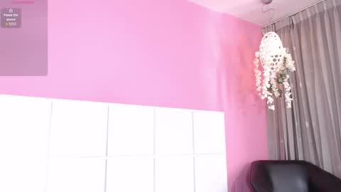 Snapshot of aliciabloom_1 chatting on September 27, 1:38 pm Alicia online show from September 27, 1:38 pm