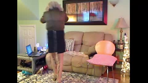 Snapshot of aliciadehart181 chatting on March 22, 8:45 pm Alicia deHart Help me reach 1000 Followers. Its FREE online show from March 22, 8:45 pm