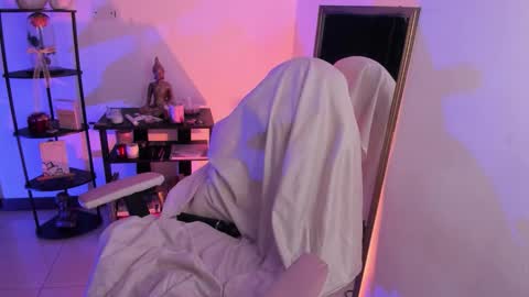 Alicia Grace online show from November 13, 9:25 pm