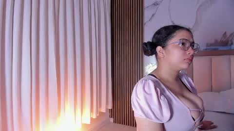 Snapshot of alicialevy chatting on May 17, 10:22 am LUNA online show from May 17, 10:22 am