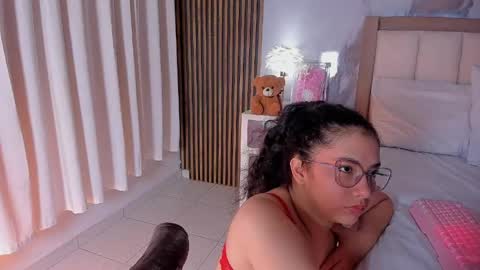 Snapshot of alicialevy chatting on May 24, 10:31 am LUNA online show from May 24, 10:31 am