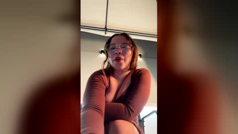 Snapshot of aliciawhite_nt chatting on May 17, 12:52 am Alicia online show from May 17, 12:52 am