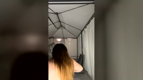 Snapshot of aliciawhite_nt chatting on May 24, 1:43 am Alicia online show from May 24, 1:43 am