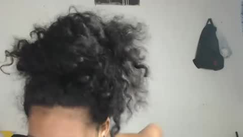 Snapshot of alicie_sexy_hot_20 chatting on March 11, 5:16 am ana online show from March 11, 5:16 am