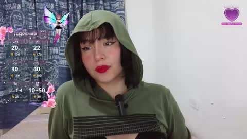 Snapshot of aliciia_23 chatting on November 13, 11:14 pm aliciia_23 online show from November 13, 11:14 pm