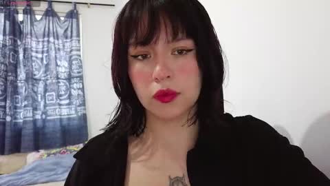 Snapshot of aliciia_23 chatting on November 16, 8:58 pm aliciia_23 online show from November 16, 8:58 pm