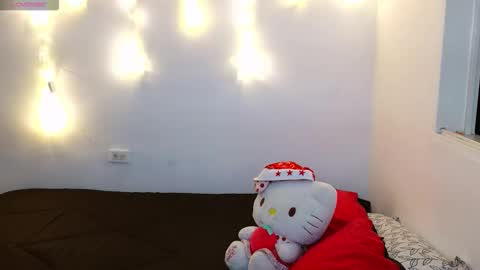 Snapshot of aliciia_23 chatting on December 2, 2:17 am aliciia_23 online show from December 2, 2:17 am