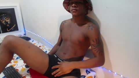 Snapshot of alid_17 chatting on December 7, 4:14 pm Alid 17 online show from December 7, 4:14 pm