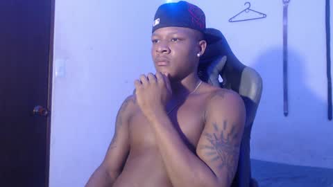 Snapshot of alid_17 chatting on January 8, 5:05 am Alid 17 online show from January 8, 5:05 am