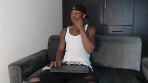 Snapshot of alid_17 chatting on February 28, 9:23 pm Alid 17 online show from February 28, 9:23 pm