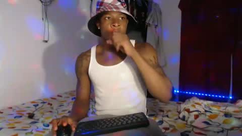 Snapshot of alid_17 chatting on March 6, 5:57 am Alid 17 online show from March 6, 5:57 am