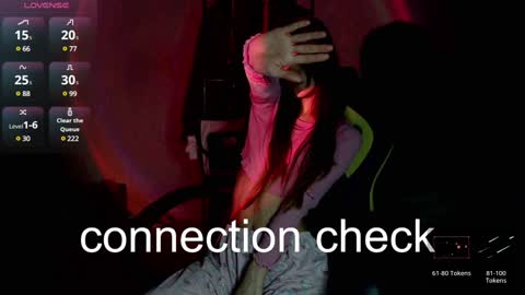 Snapshot of alien_art_lover chatting on January 29, 10:22 pm Mia online show from January 29, 10:22 pm