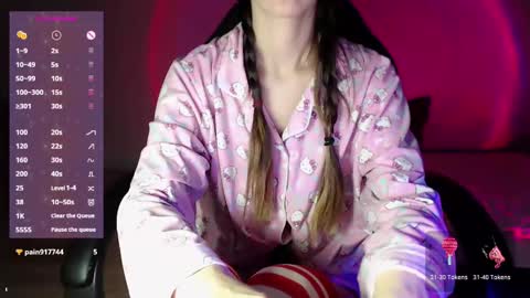 Snapshot of alien_art_lover chatting on February 12, 4:33 pm Mia online show from February 12, 4:33 pm