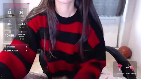 Snapshot of alien_art_lover chatting on September 15, 3:39 am Mia online show from September 15, 3:39 am