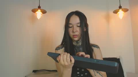    online show from April 16, 2:45 am