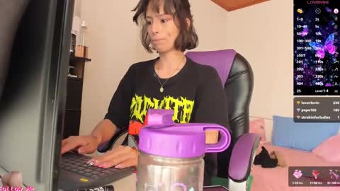 Aiko  Independent Model  online show from December 6, 4:49 pm