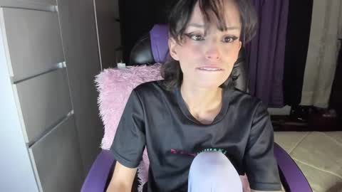 Aiko  Independent Model  online show from February 21, 2:50 am