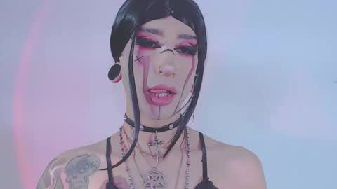 Snapshot of alienexxx chatting on February 18, 9:55 pm online show from February 18, 9:55 pm