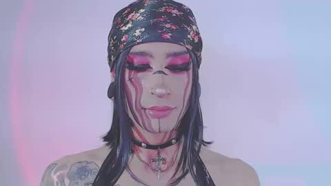 Snapshot of alienexxx chatting on February 27, 12:32 am online show from February 27, 12:32 am