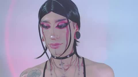 Snapshot of alienexxx chatting on March 4, 12:49 am online show from March 4, 12:49 am