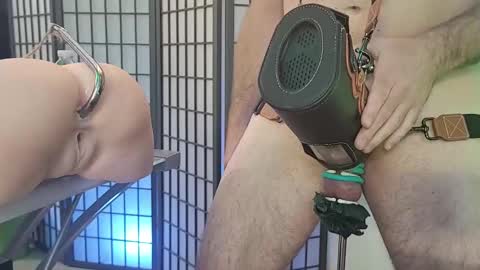 Doll Destroyer online show from November 21, 3:00 pm