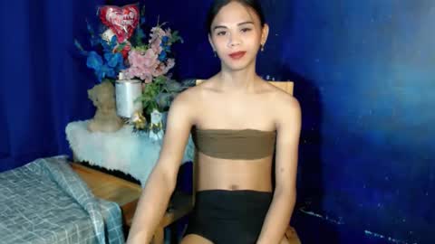 aliexagrey online show from October 6, 6:55 am
