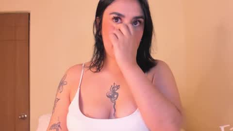 Snapshot of aliice_69 chatting on December 2, 1:13 pm aliice_69 online show from December 2, 1:13 pm