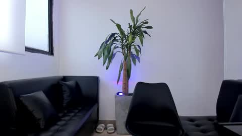 Snapshot of aliice_greco chatting on February 3, 12:54 pm Alice online show from February 3, 12:54 pm