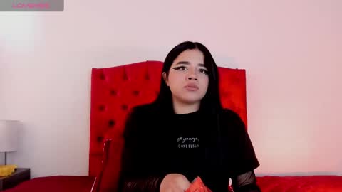 aliice_walker_ online show from December 16, 5:54 pm