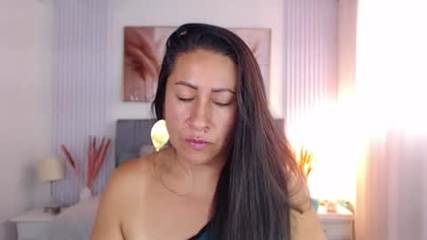 aliicia_milf online show from May 26, 2:46 pm
