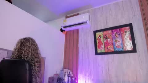 alika online show from March 12, 3:29 pm